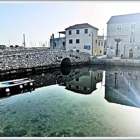 아파트 Ivan By The Tribalj