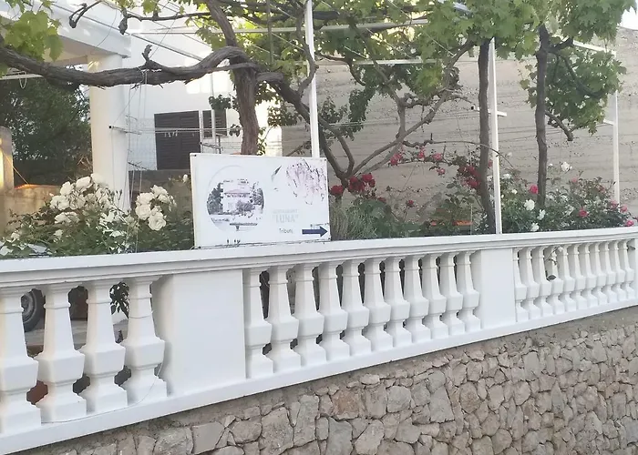 Ivan By The Apartman Tribunj (Sibenik-Knin)